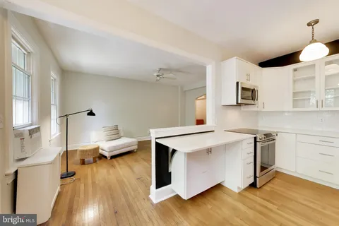$359,000 | 5402 Connecticut Avenue Northwest, Unit 204, Washington, DC 20015