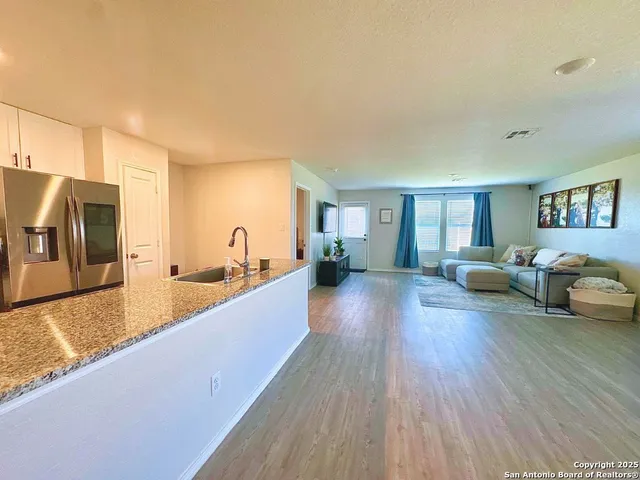 $1,780 | 10131 Helios Heights, Converse, TX 78109