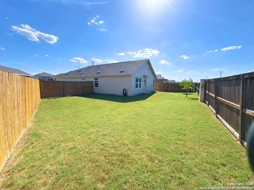 10131 Helios Heights Converse, TX 78109 - Photo 8 of 8