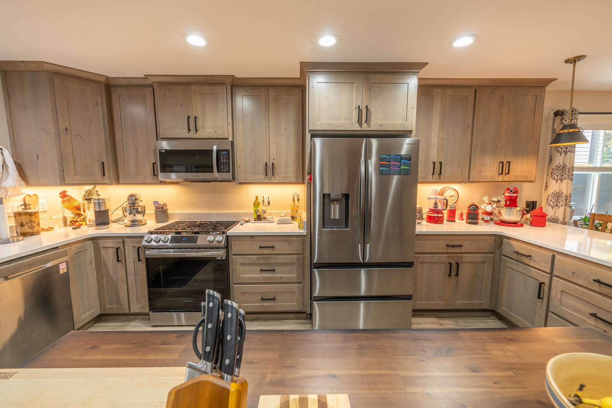 251 Christopher Way Talent, OR 97540 - Photo 5 of 30 251 Christopher Way - Kitchen 2