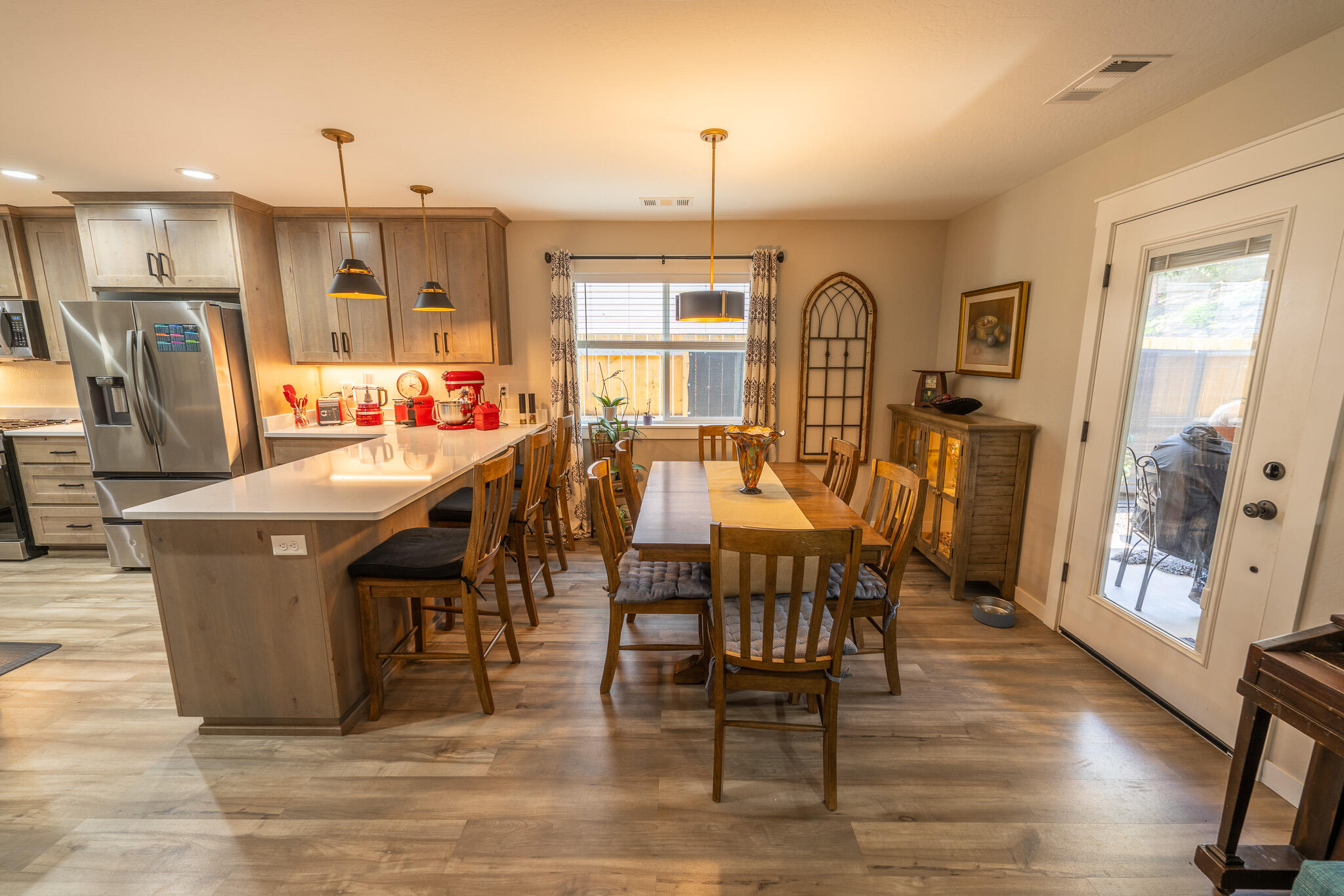 251 Christopher Way Talent, OR 97540 - Photo 10 of 30 251 Christopher Way - Dining Room