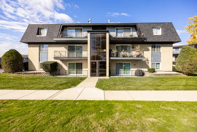$1,750 | 11126 South 84th Avenue, Unit 11126, Palos Hills, IL 60465