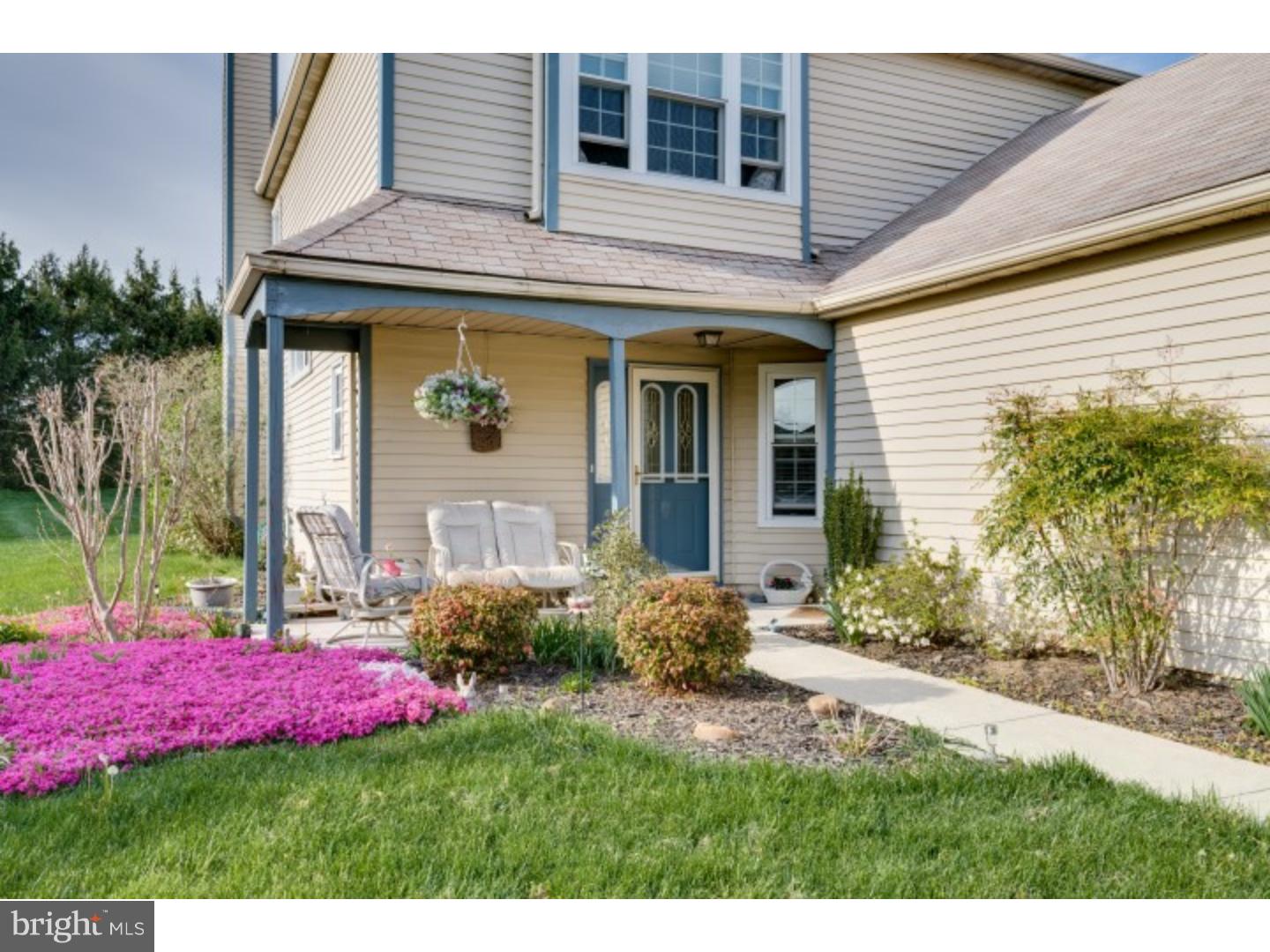 11 Raintree Drive Hamilton, NJ 08690 - Photo 2 of 25 Gallery Image 2
