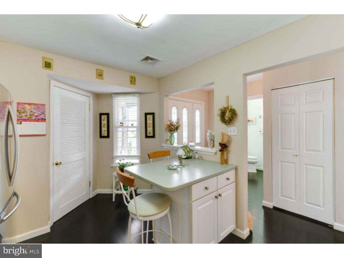 11 Raintree Drive Hamilton, NJ 08690 - Photo 10 of 25 Gallery Image 10
