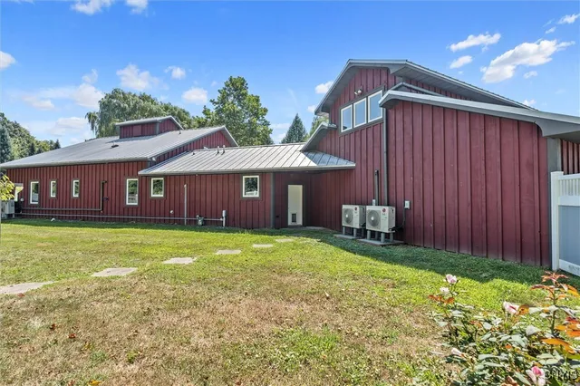 $800,000 | 43 White Anchor Cove, Cato, NY 13080