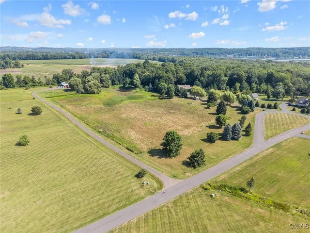 $800,000 | 43 White Anchor Cove, Cato, NY 13080