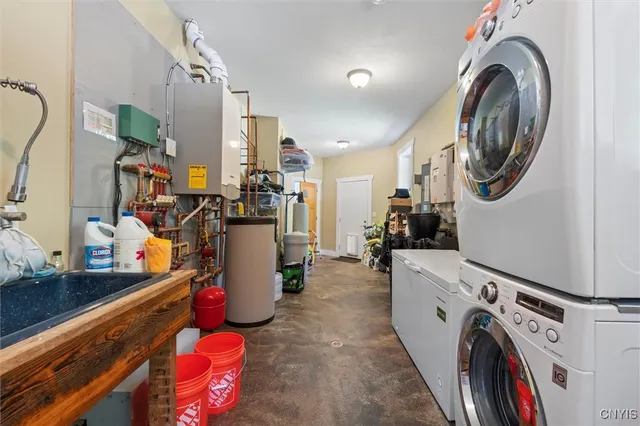 $800,000 | 43 White Anchor Cove, Cato, NY 13080