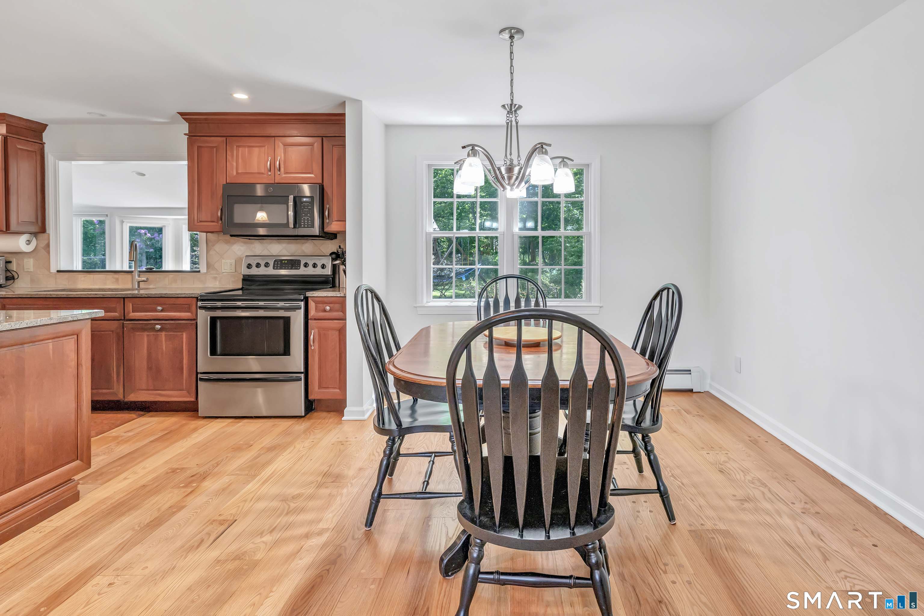 76 Greenbrier Road Trumbull, CT 06611 - Photo 16 of 38