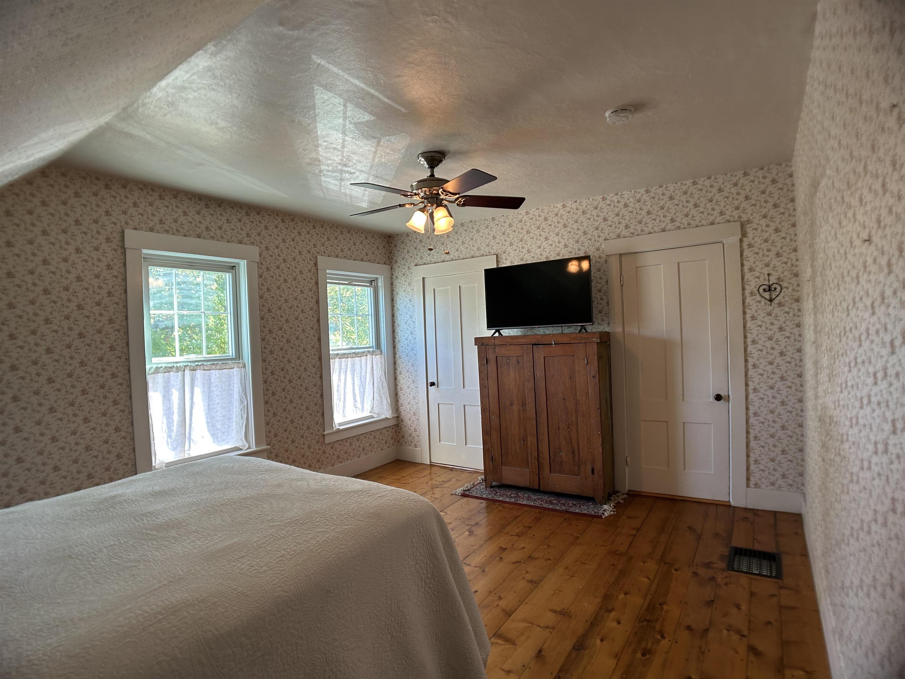 447 Elm Street Chester, VT 05143 - Photo 15 of 30
