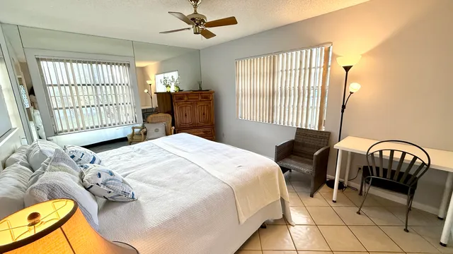 $1,800 | 5242 Privet Place, Delray Beach, FL 33484