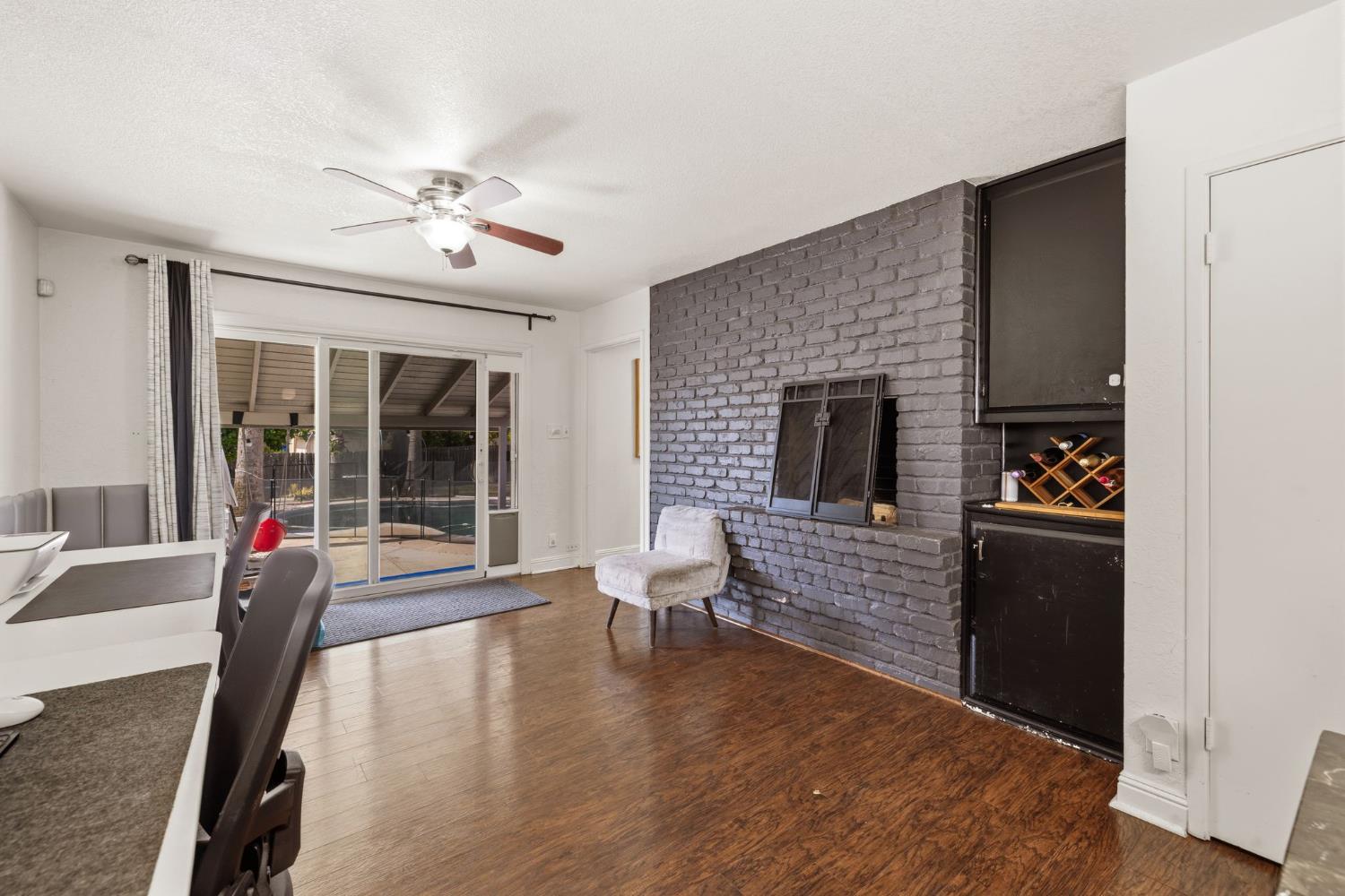 5222 Locust Avenue Carmichael, CA 95608 - Photo 11 of 26