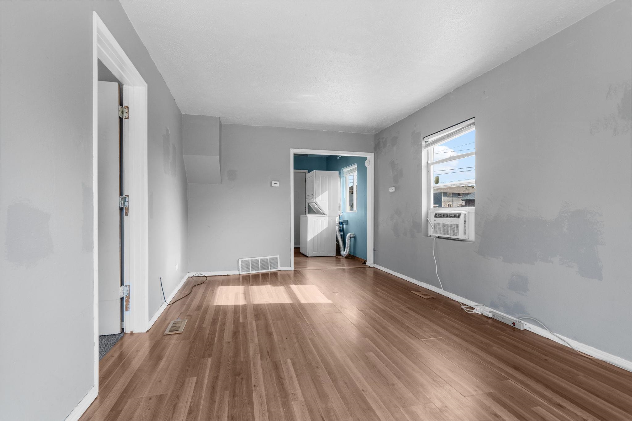 1708 East Tilsley Place Spokane, WA 99207 - Photo 2 of 23