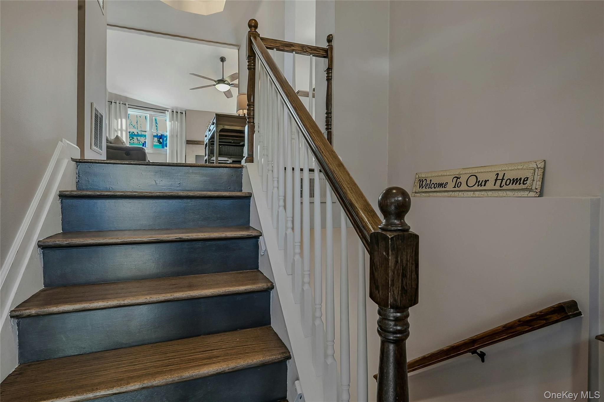 4 Park Road Rocky Point, NY 11778 - Photo 5 of 38 a view of entryway