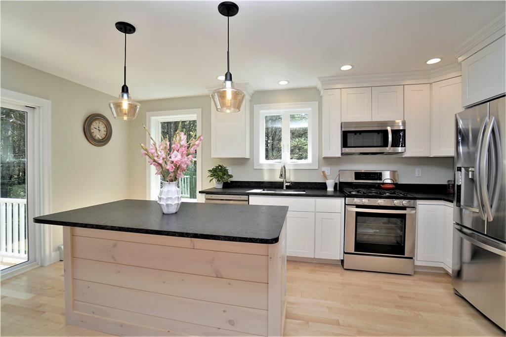 267 North Road Yarmouth, ME 04096 - Photo 6 of 28 Photo