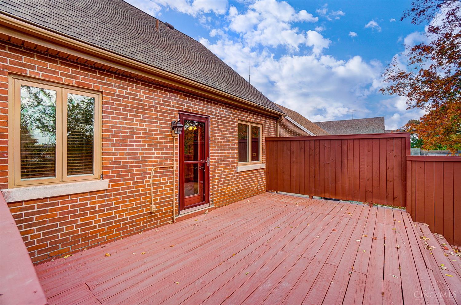 5571 Lawrence Road Cincinnati, OH 45248 - Photo 22 of 26