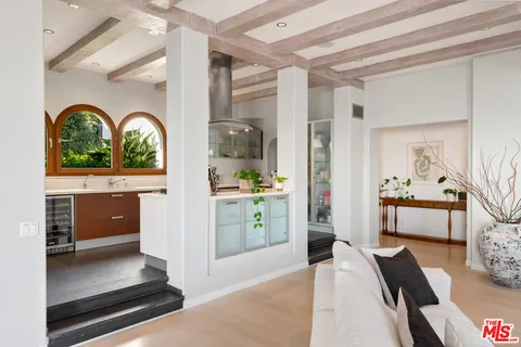 $10,950,000 | 32804 Pacific Coast Highway, Malibu, CA 90265