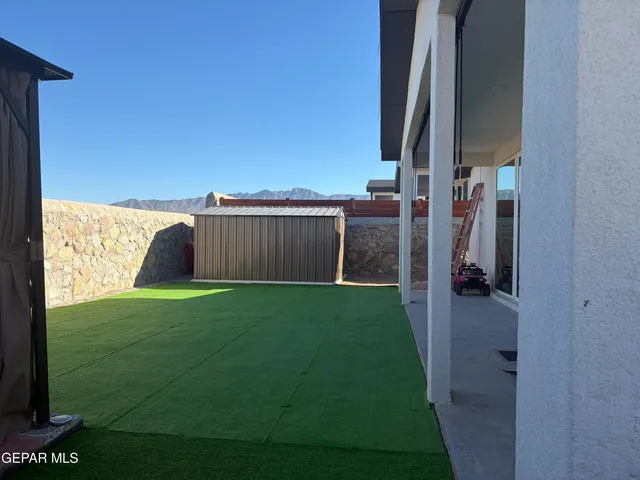 $290,000 | 457 Santiago Munos Street, Vinton, TX 79821