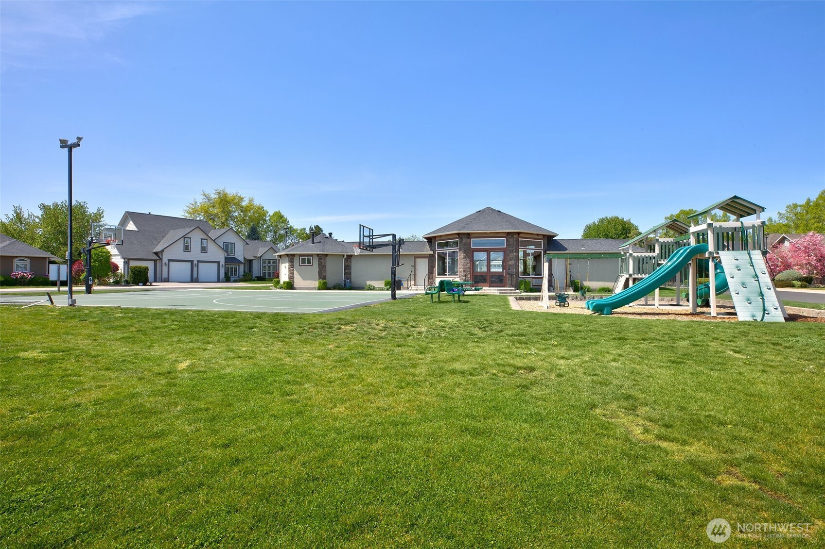 8905 Occidental Road, Unit 102A Yakima, WA 98903 - Photo 29 of 32