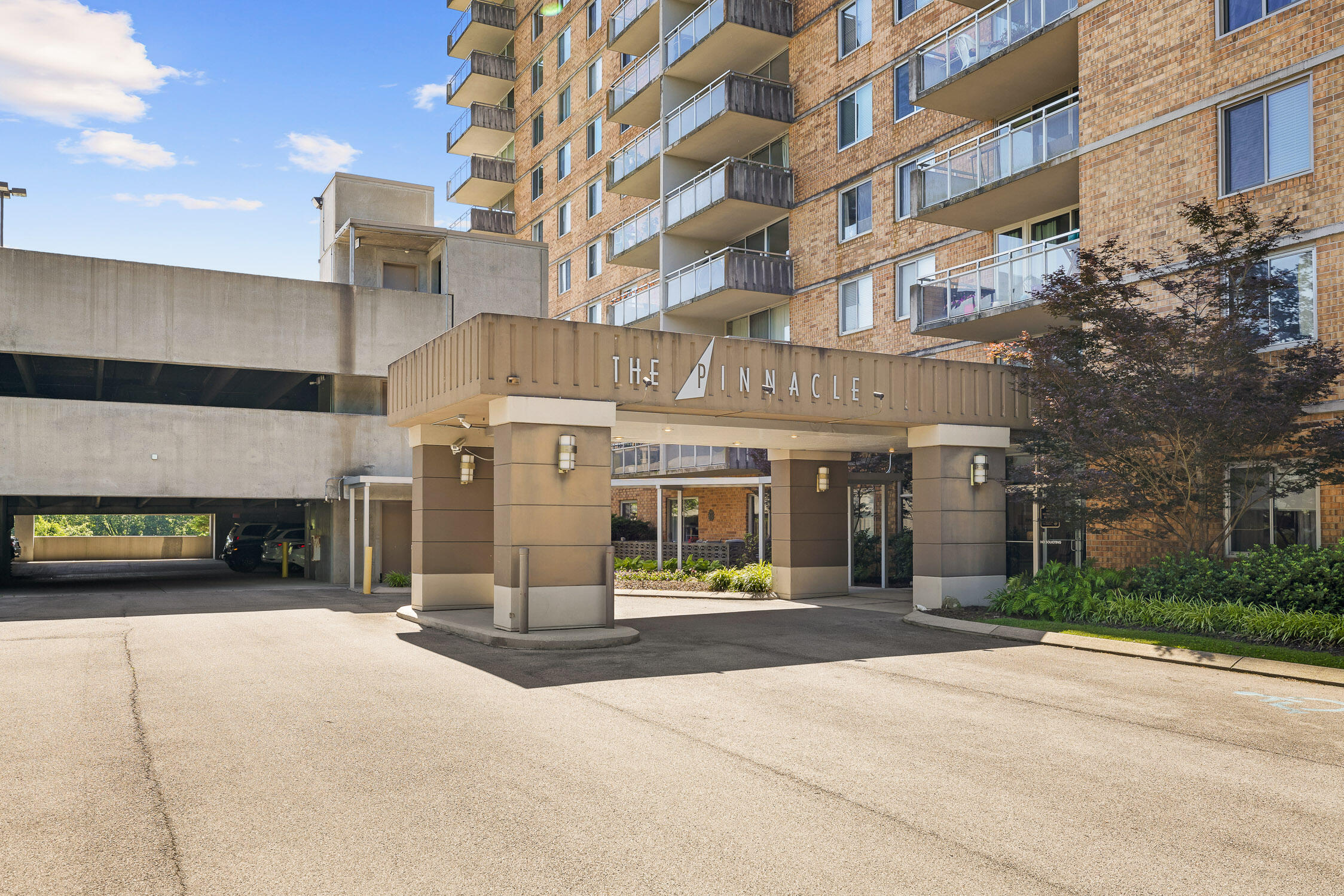 1131 Stringers Ridge Road, Unit 7C Chattanooga, TN 37405 - Photo 3 of 37 1131 Stringers Ridge Rd., #7C