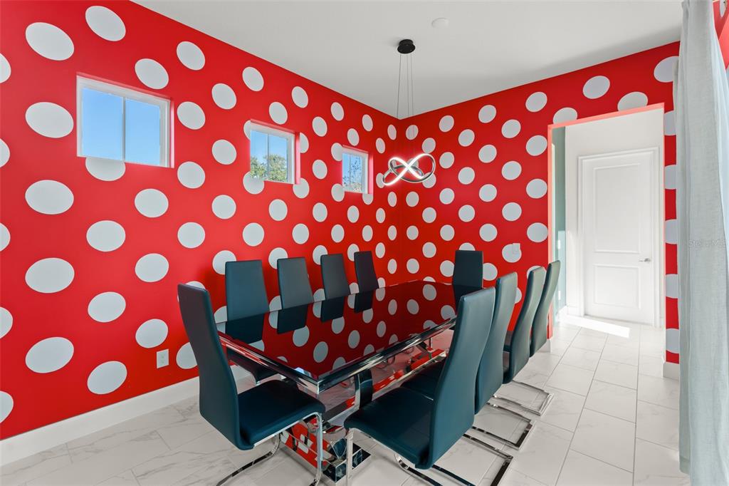 1531 Fairview Circle Reunion, FL 34747 - Photo 12 of 42 a room with lots of different colored cloths