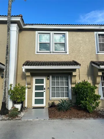 $2,800 | 711 Southwest 122nd Avenue, Pembroke Pines, FL 33025