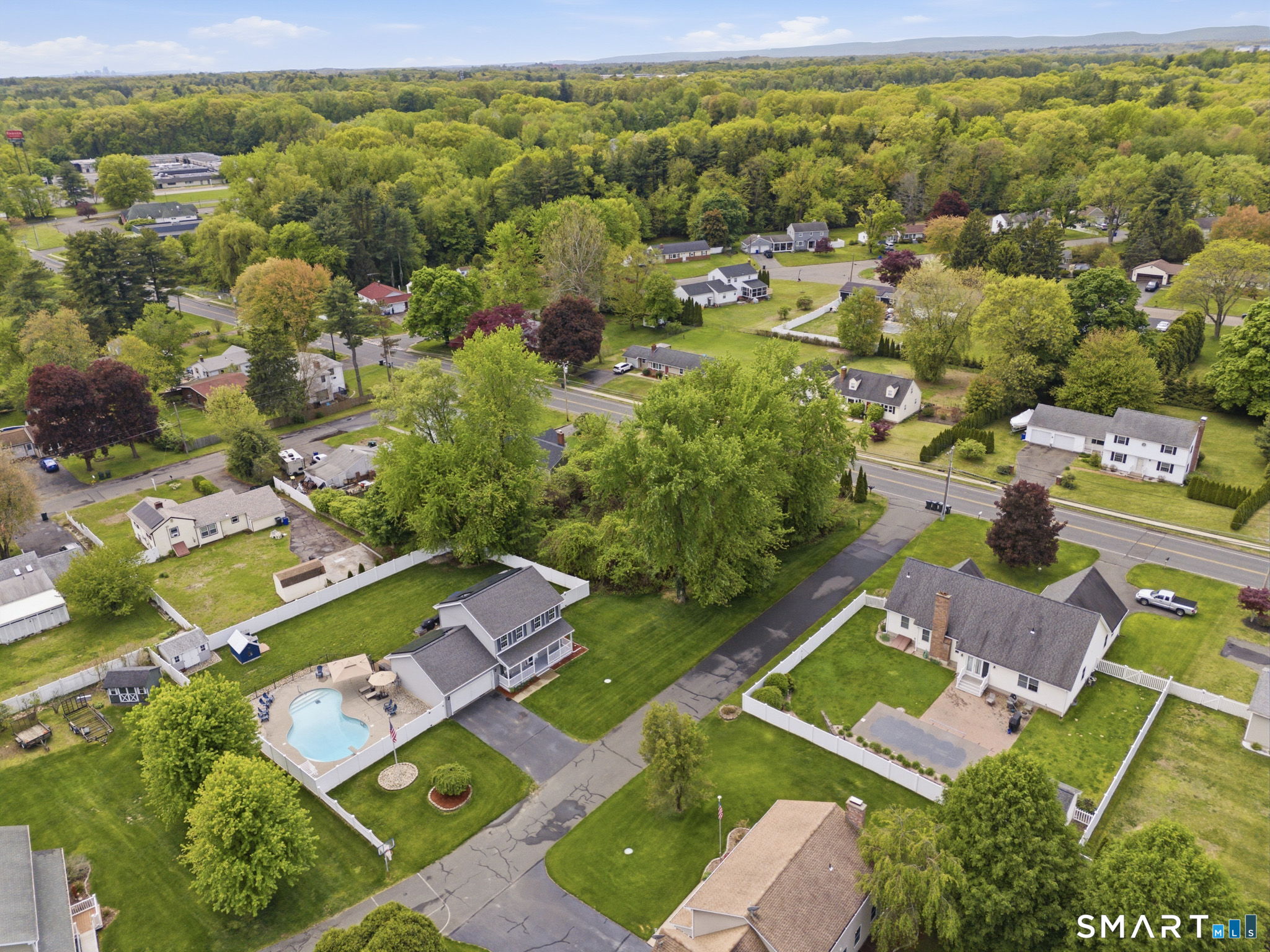 314 South Center Street Windsor Locks, CT 06096 - Photo 13 of 39