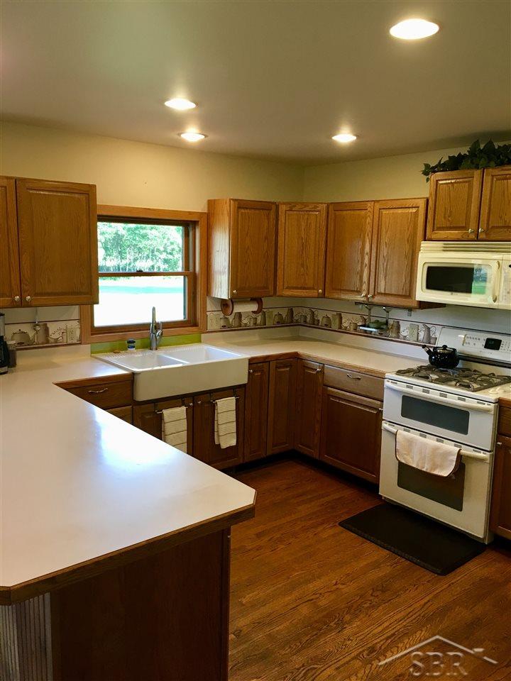 2030 North Graham Road Freeland, MI 48623 - Photo 12 of 47 31367971-11.JPG