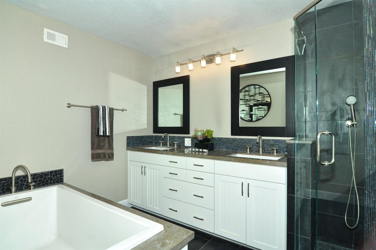 1919 Village Wood Road Encinitas, CA 92024 - Photo 8 of 23 Gallery Image 8