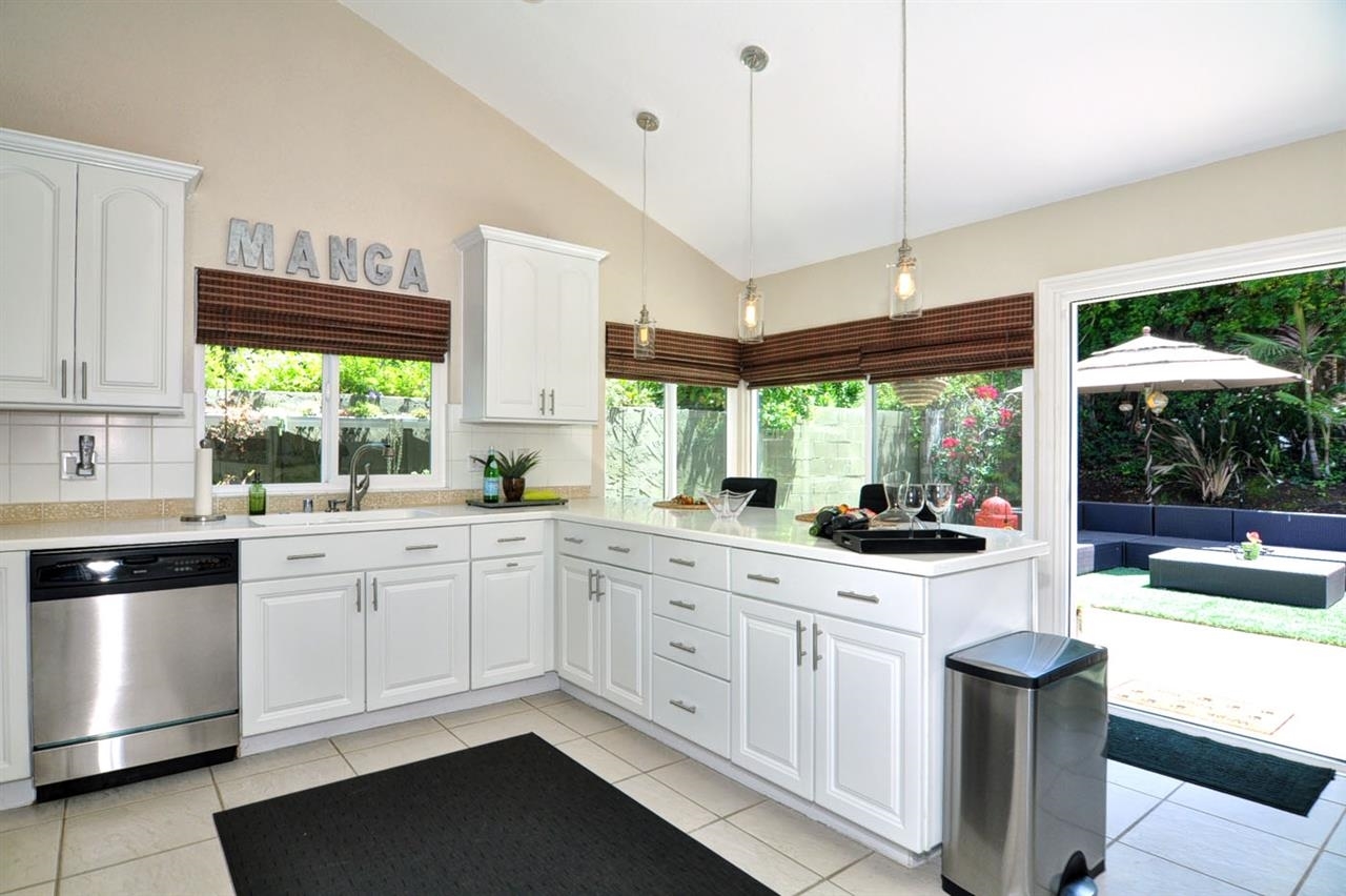 1919 Village Wood Road Encinitas, CA 92024 - Photo 10 of 23 Gallery Image 10