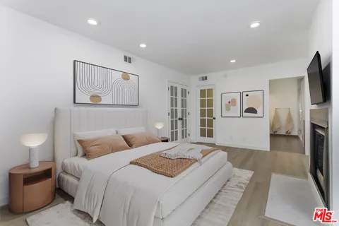 $1,200,000 | 11601 Montana Avenue, Unit PH7, Los Angeles, CA 90049