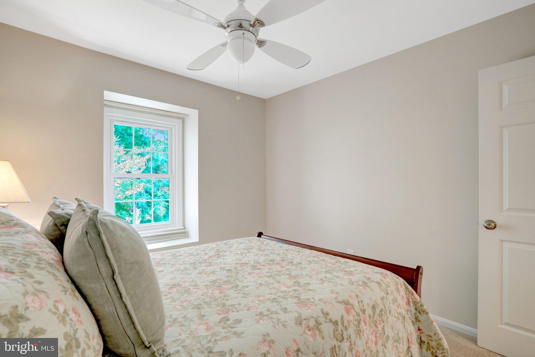 7838 Ashley Glen Road Annandale, VA 22003 - Photo 38 of 77 Second bedroom on UL