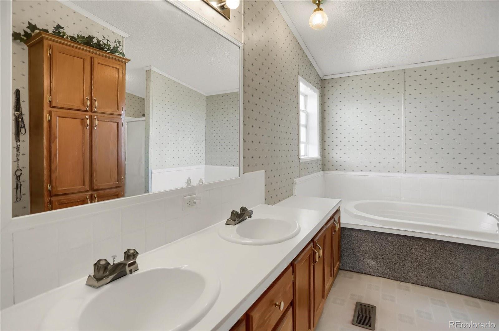 7500 North Converse Road Bennett, CO 80102 - Photo 31 of 41 Gallery Image 31