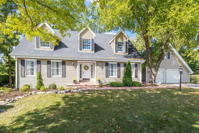 $615,000 | 728 Stonebridge Road, Frankfort, IL 60423