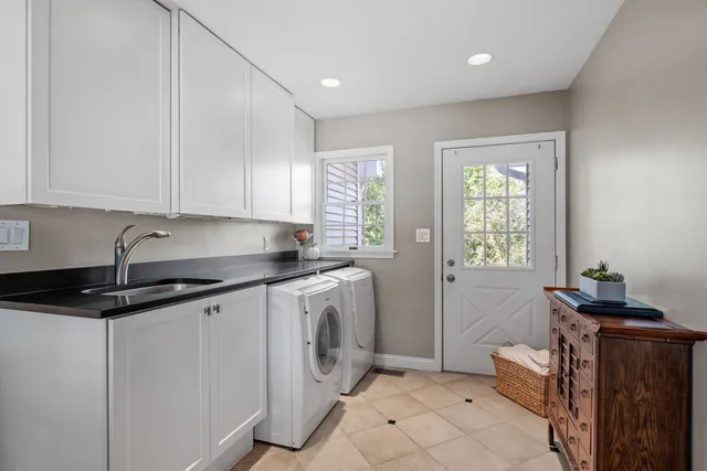 $615,000 | 728 Stonebridge Road, Frankfort, IL 60423