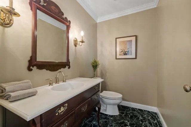 $615,000 | 728 Stonebridge Road, Frankfort, IL 60423