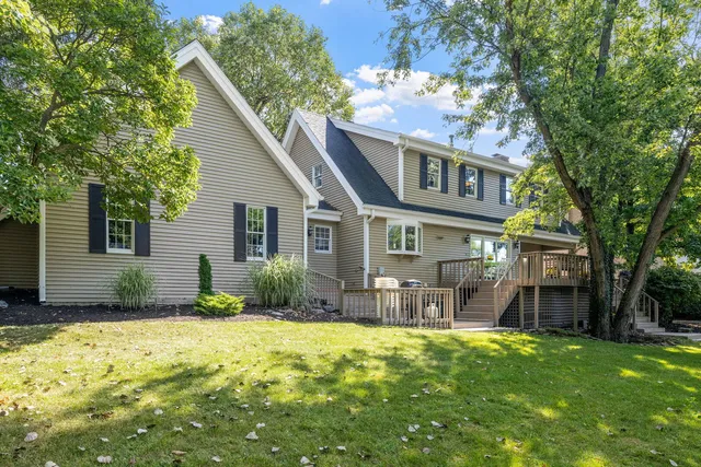 $615,000 | 728 Stonebridge Road, Frankfort, IL 60423