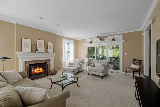 $615,000 | 728 Stonebridge Road, Frankfort, IL 60423