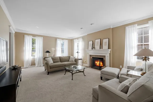 $615,000 | 728 Stonebridge Road, Frankfort, IL 60423