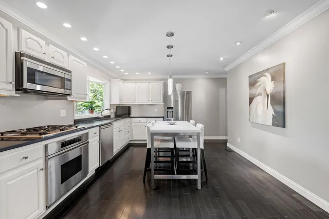 $615,000 | 728 Stonebridge Road, Frankfort, IL 60423