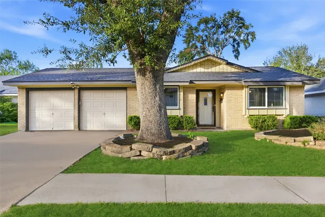 $1,950 | 5814 Viking Drive, Houston, TX 77092