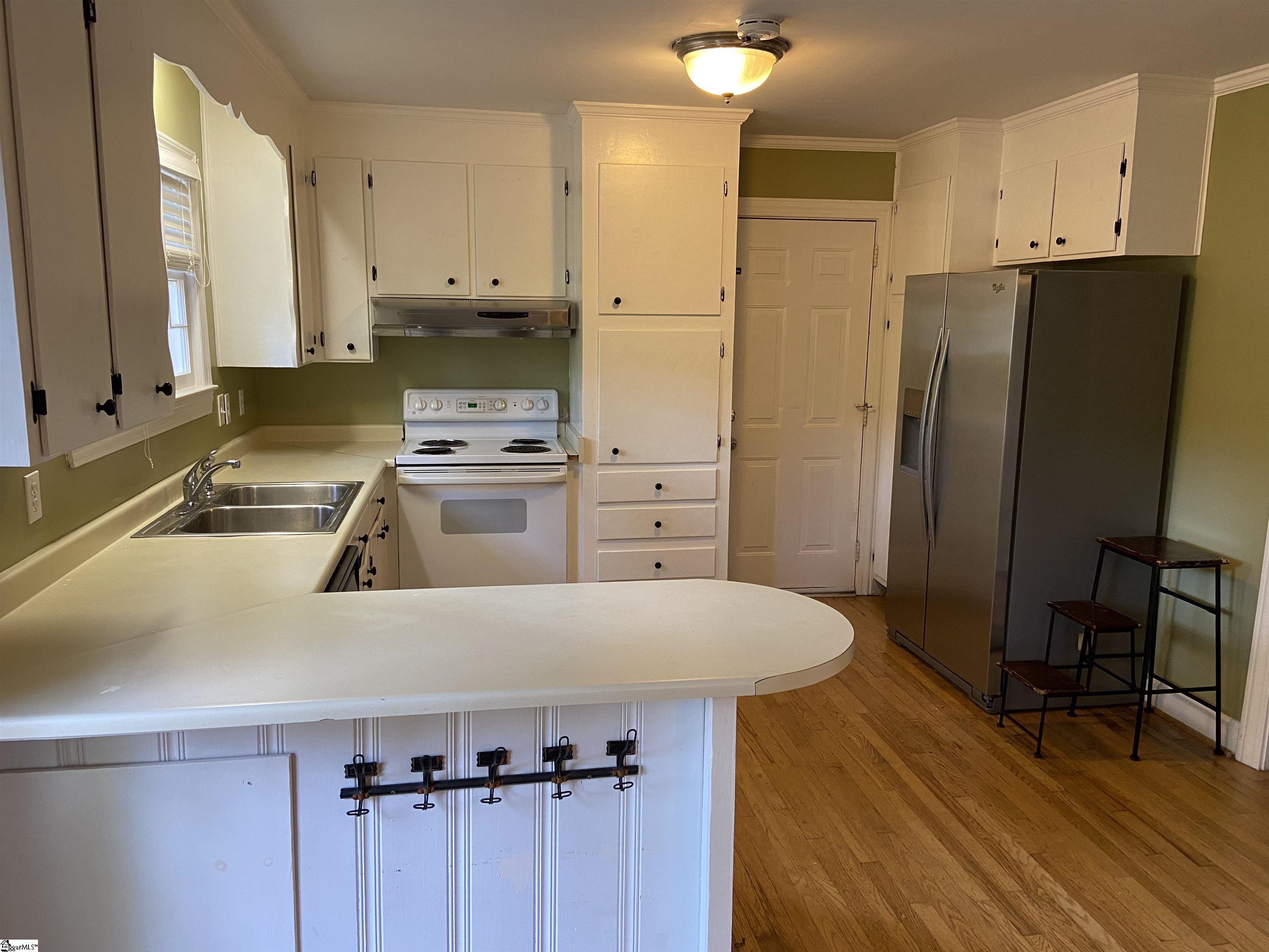 11 Howell Road Greenville, SC 29615 - Photo 13 of 33