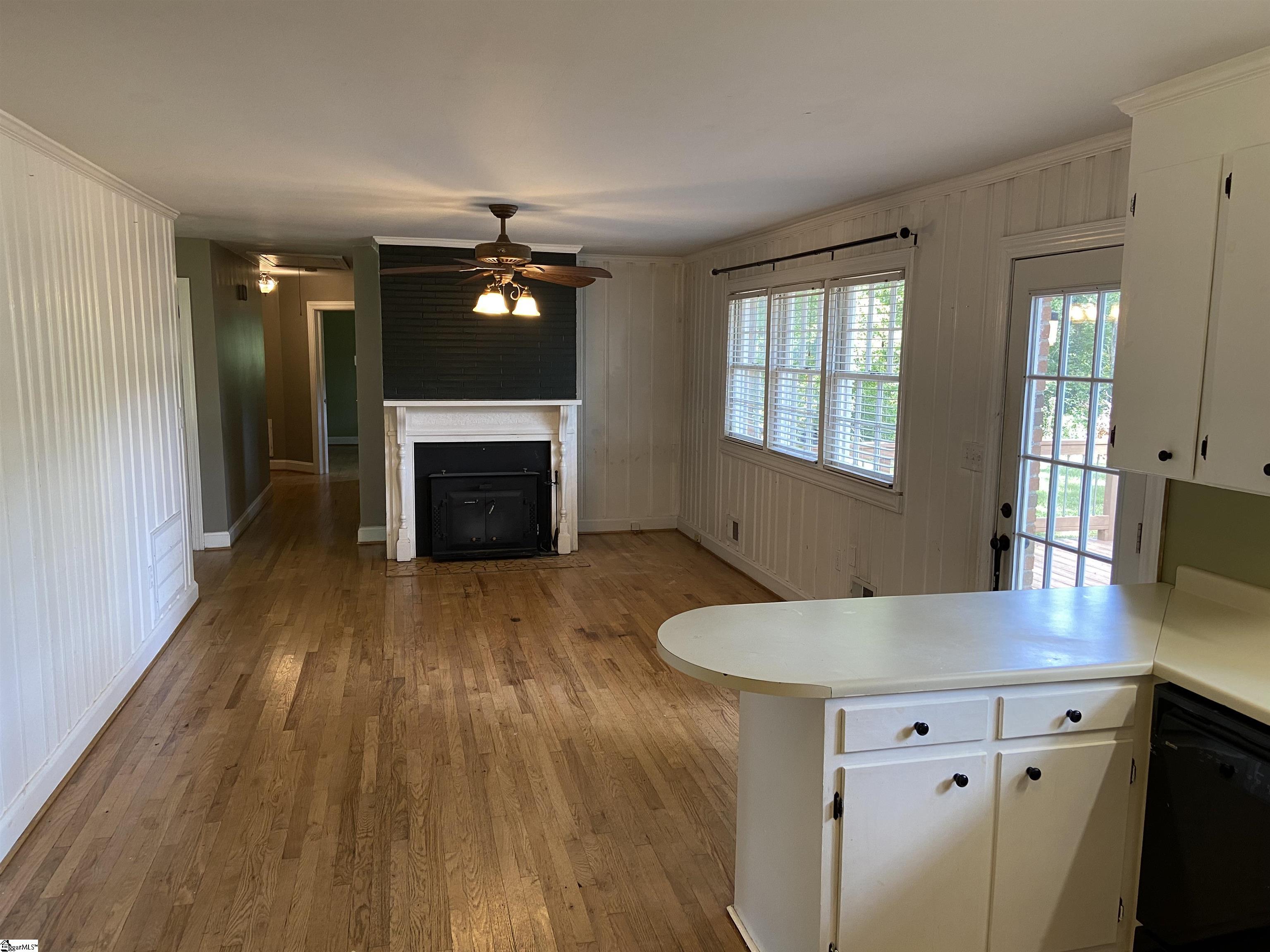 11 Howell Road Greenville, SC 29615 - Photo 19 of 33