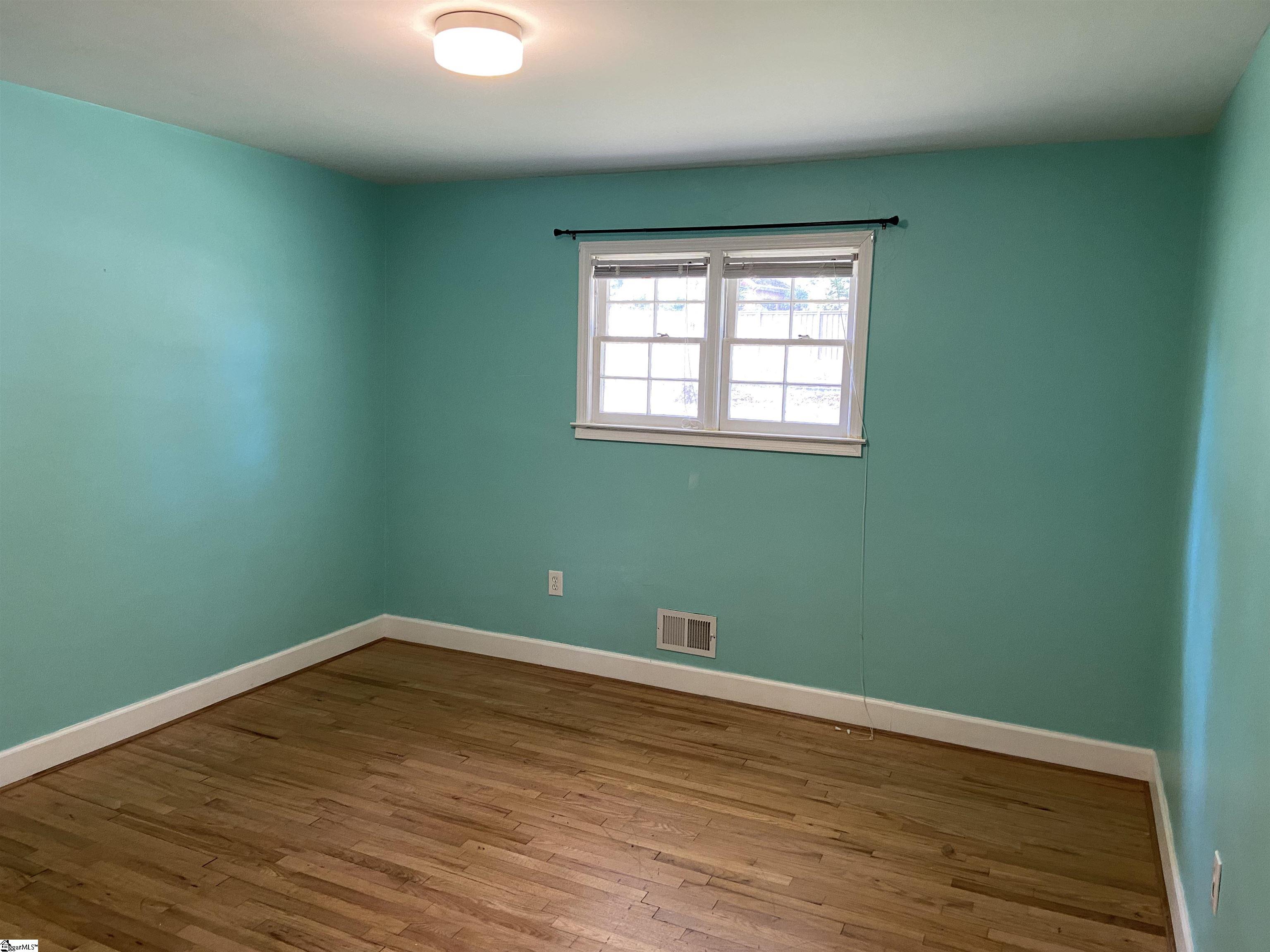 11 Howell Road Greenville, SC 29615 - Photo 24 of 33