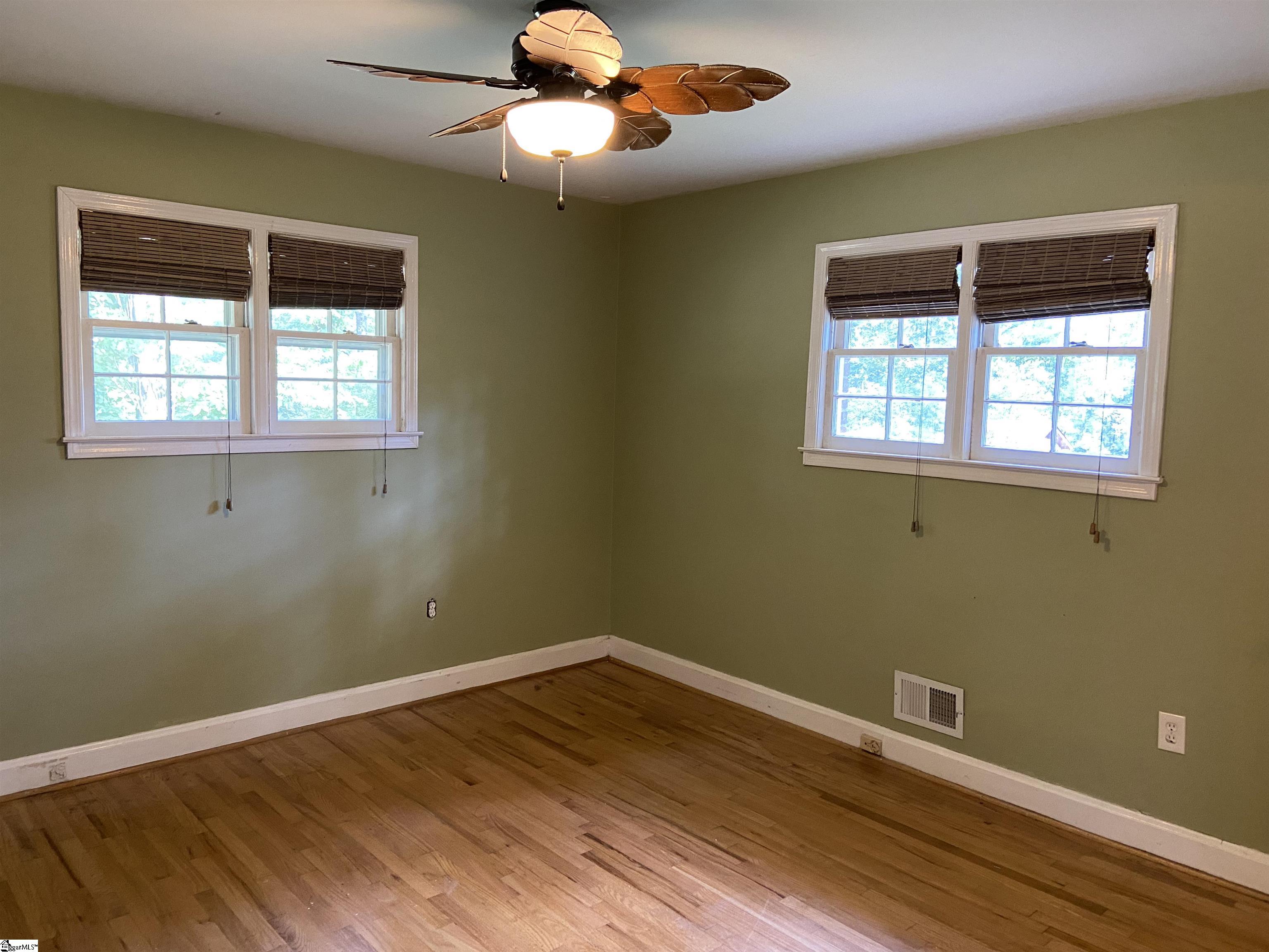 11 Howell Road Greenville, SC 29615 - Photo 28 of 33