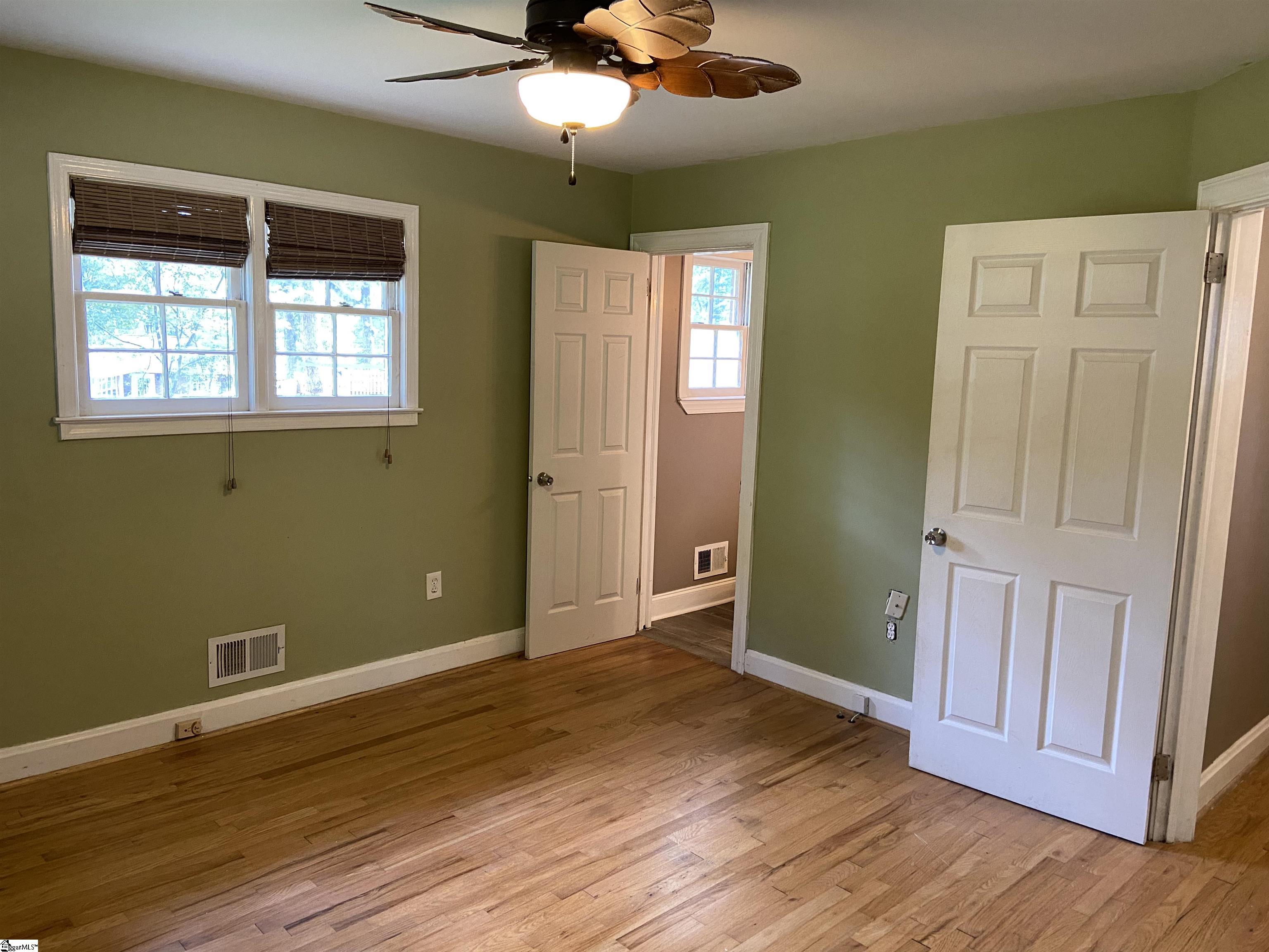 11 Howell Road Greenville, SC 29615 - Photo 29 of 33