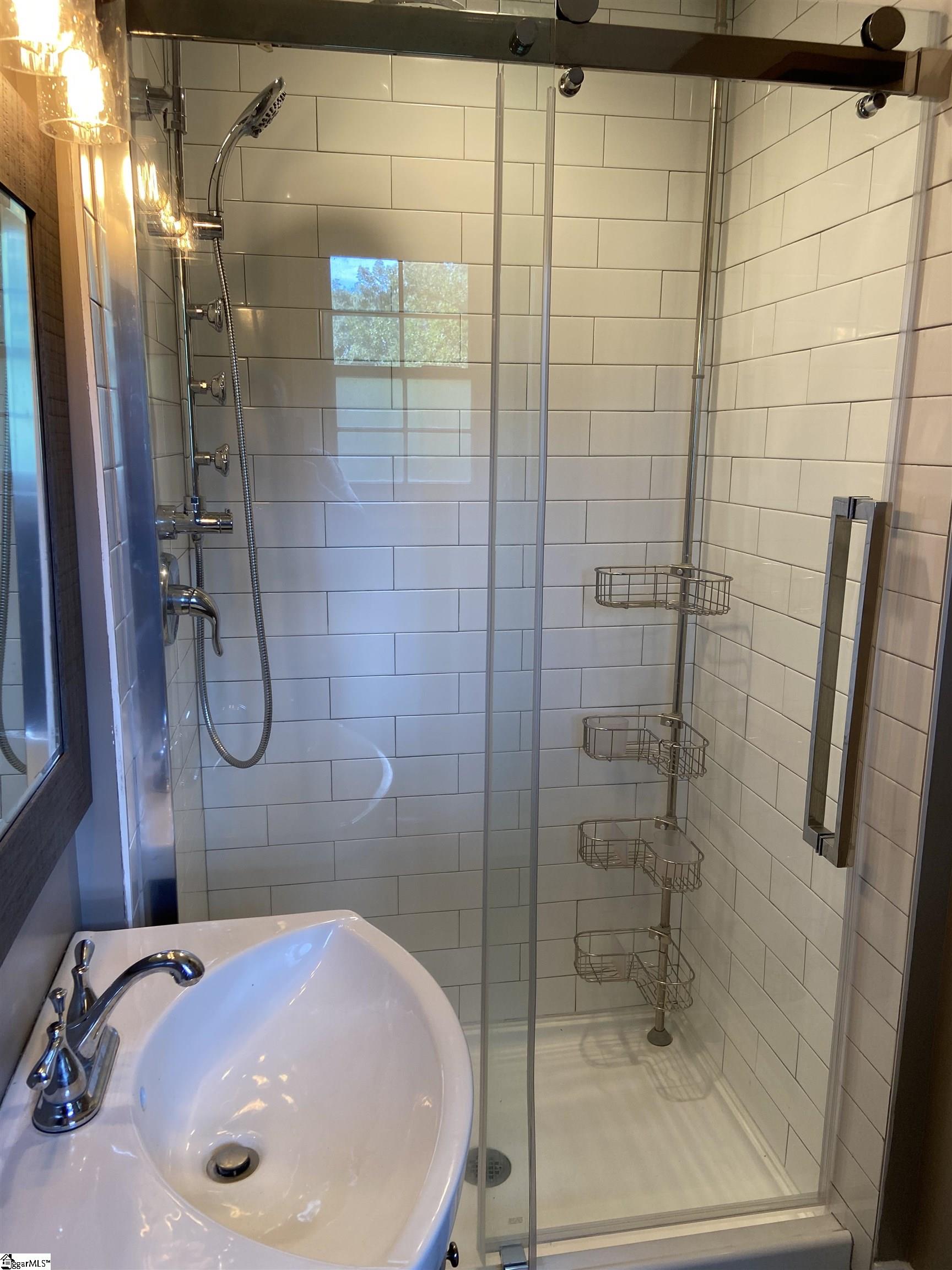 11 Howell Road Greenville, SC 29615 - Photo 31 of 33