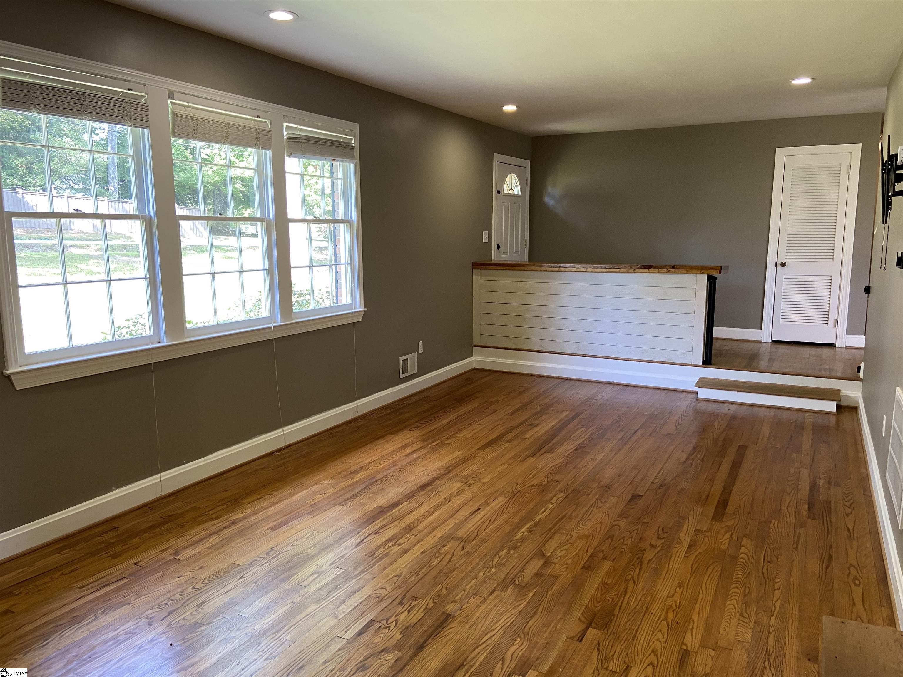 11 Howell Road Greenville, SC 29615 - Photo 10 of 33