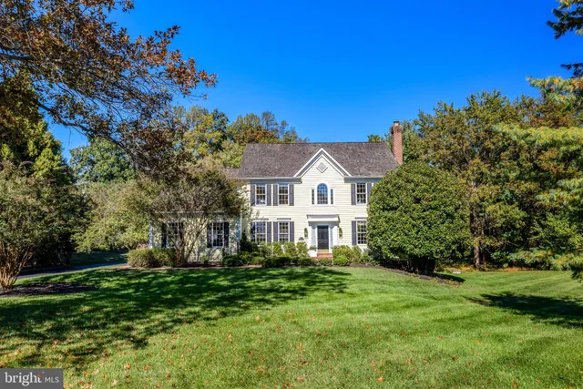 $2,375,000 | 1200 Chadsworth Court, McLean, VA 22102