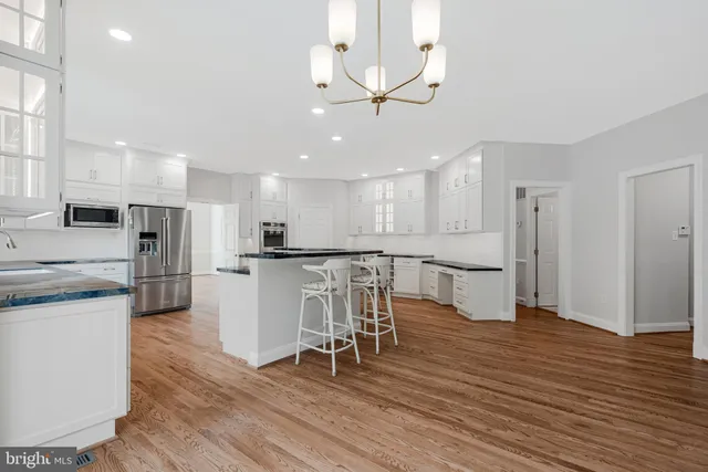 $2,375,000 | 1200 Chadsworth Court, McLean, VA 22102