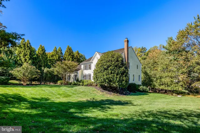 $2,375,000 | 1200 Chadsworth Court, McLean, VA 22102
